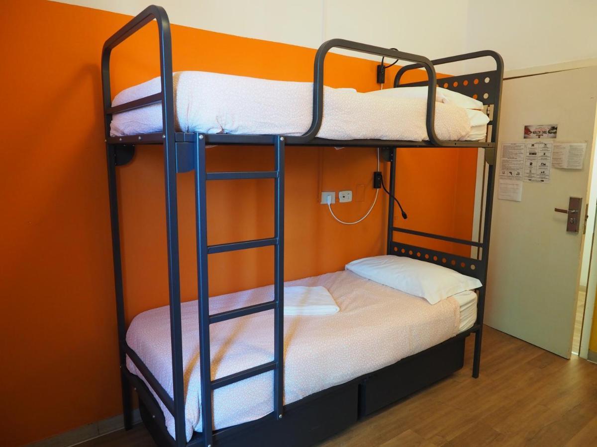 Sunflower Beach Backpacker Hostel & Bar Rimini Bagian luar foto