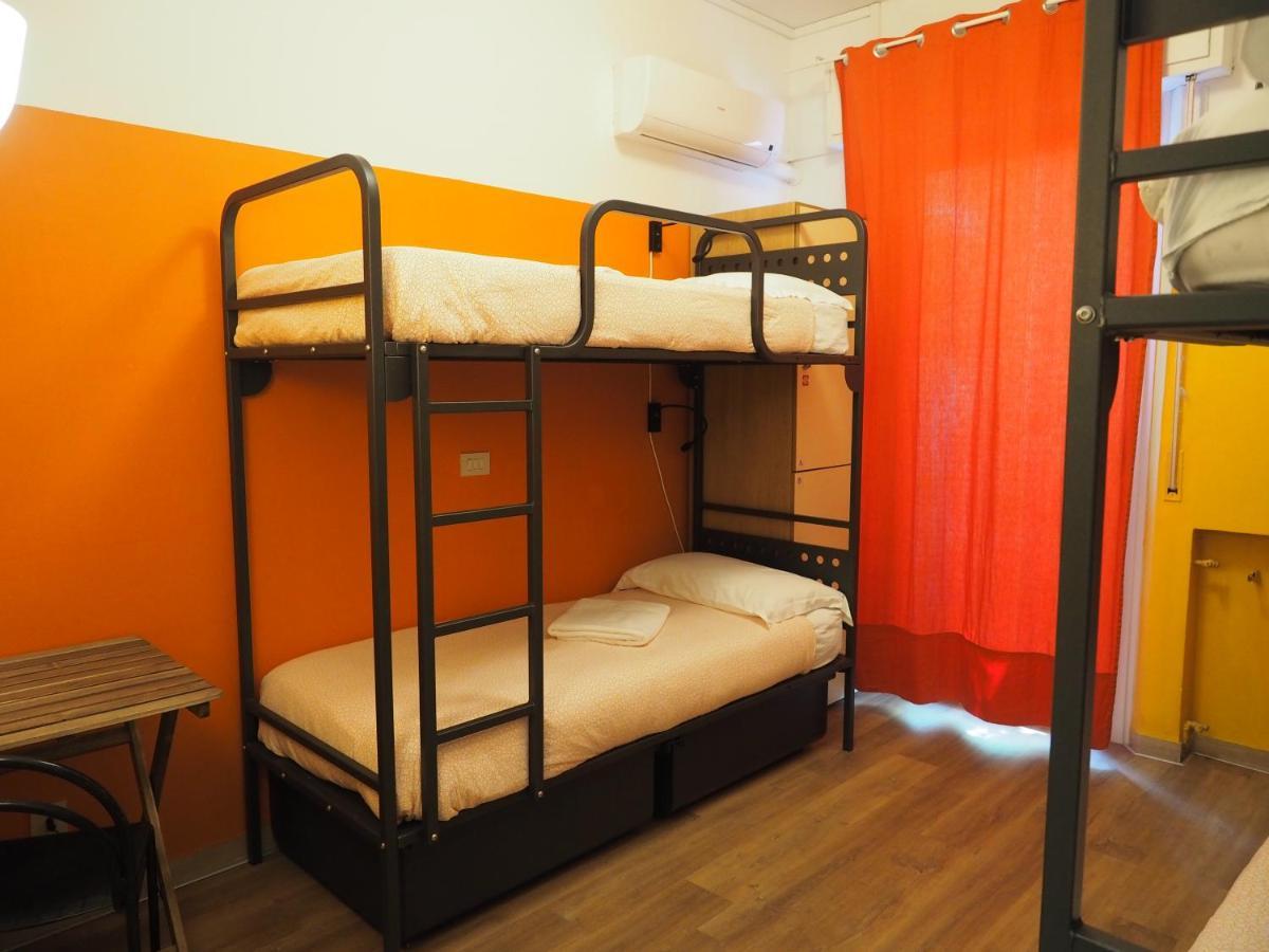 Sunflower Beach Backpacker Hostel & Bar Rimini Bagian luar foto