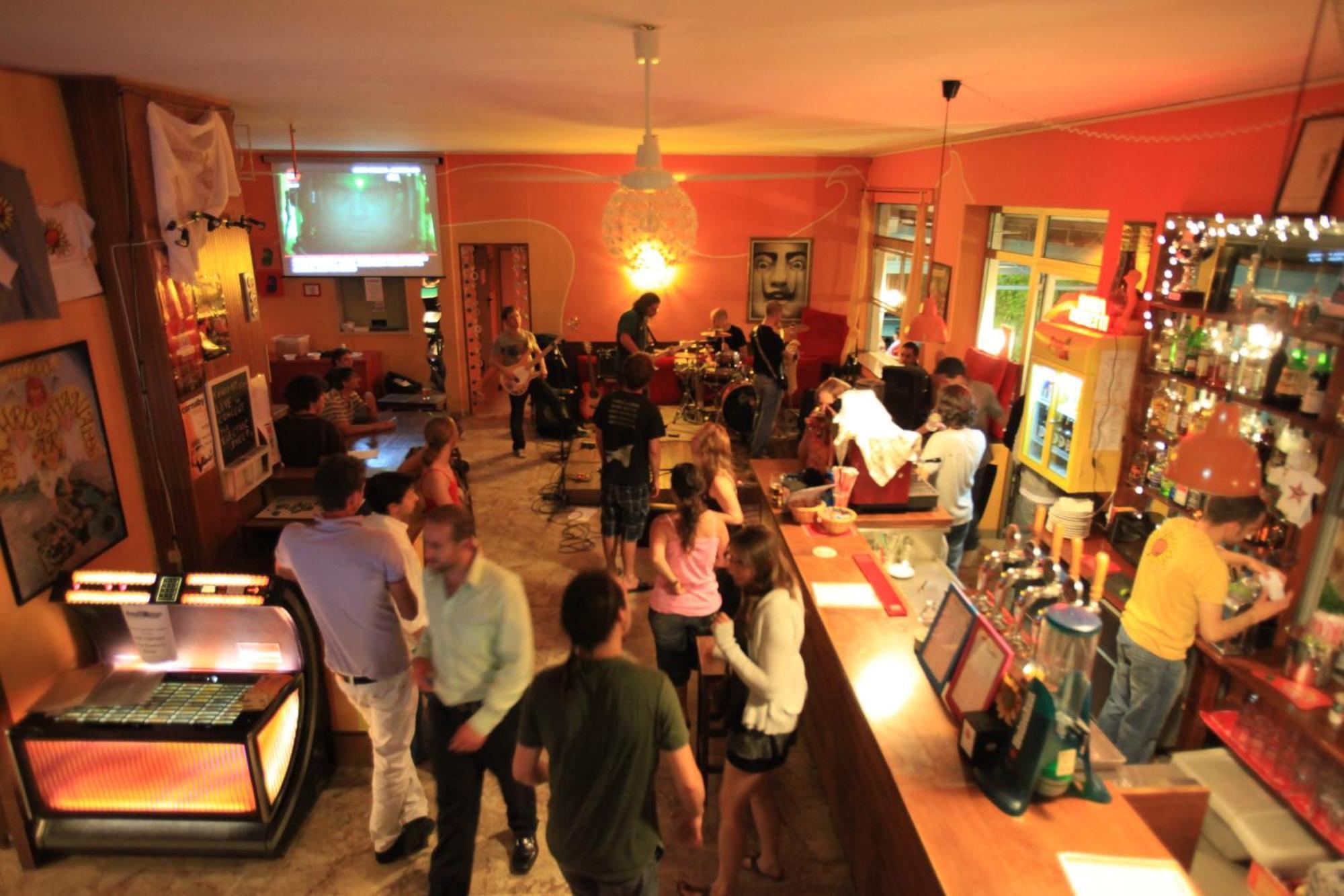 Sunflower Beach Backpacker Hostel & Bar Rimini Bagian luar foto