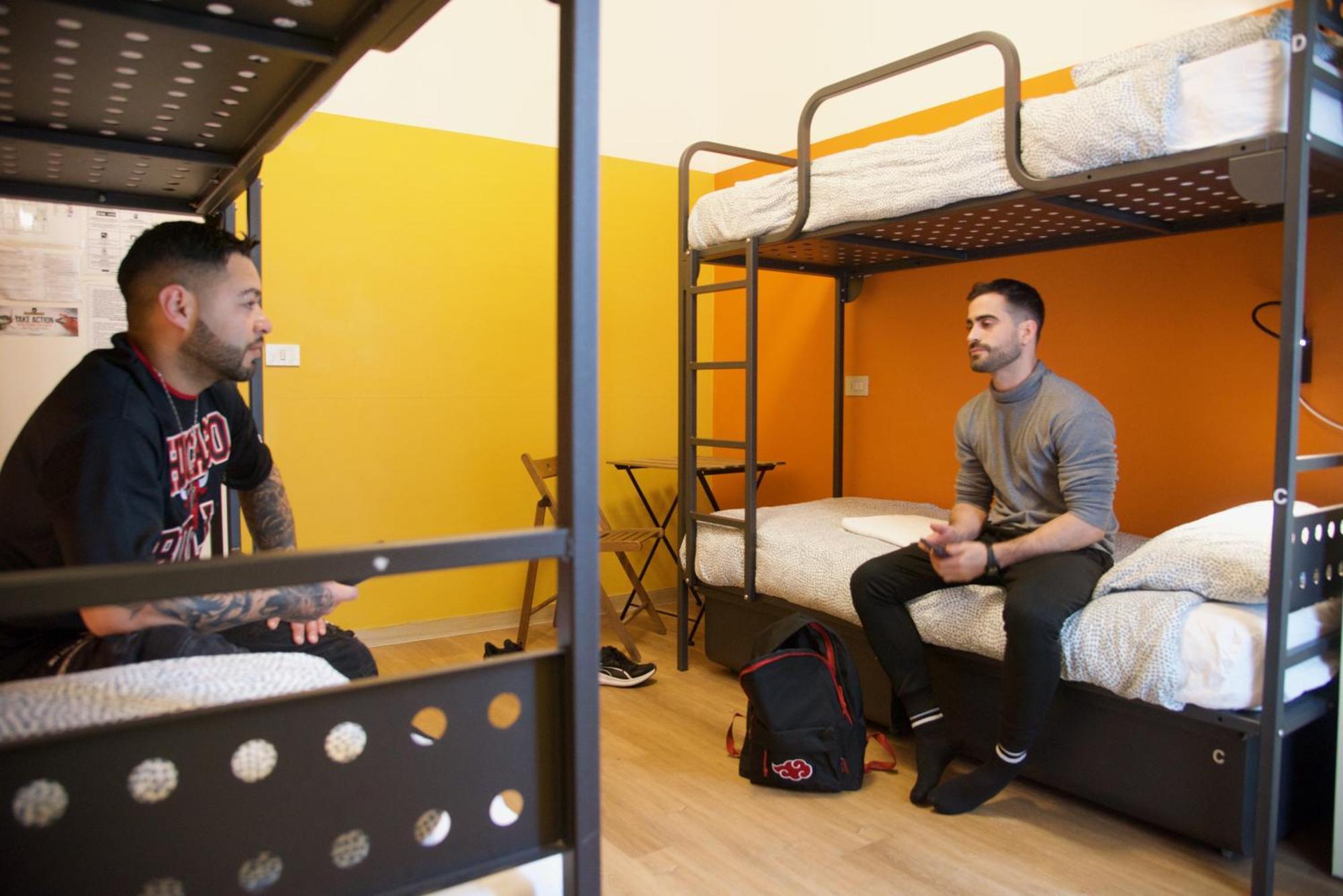 Sunflower Beach Backpacker Hostel & Bar Rimini Bagian luar foto