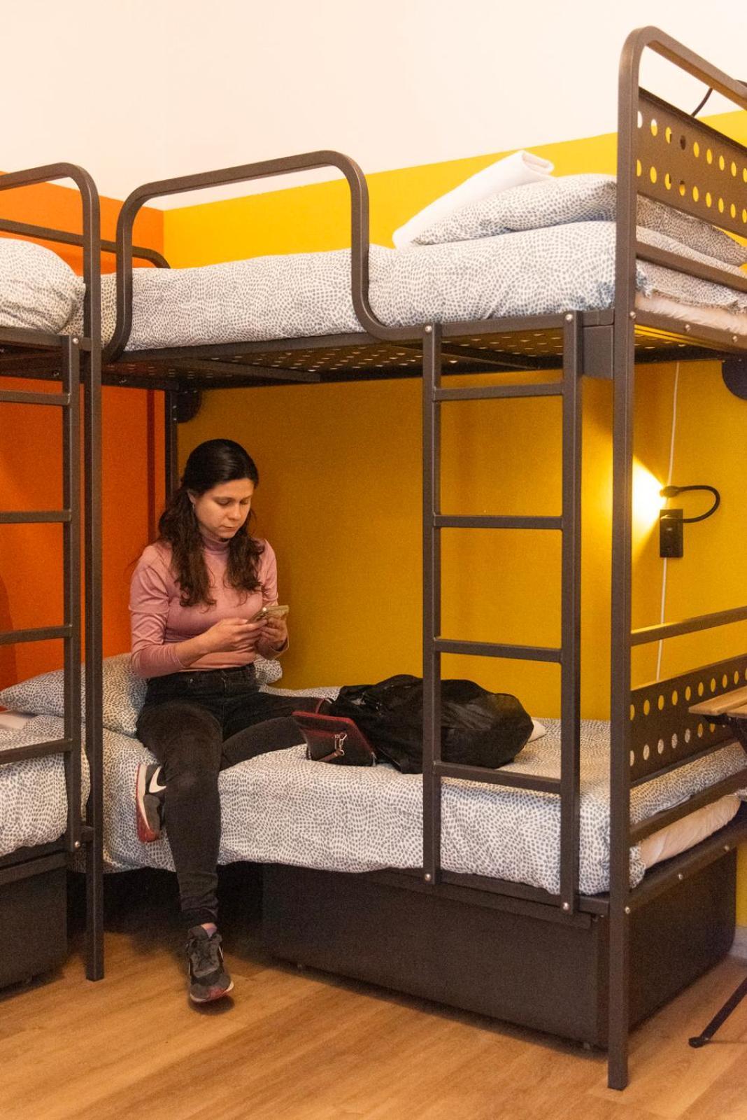 Sunflower Beach Backpacker Hostel & Bar Rimini Bagian luar foto