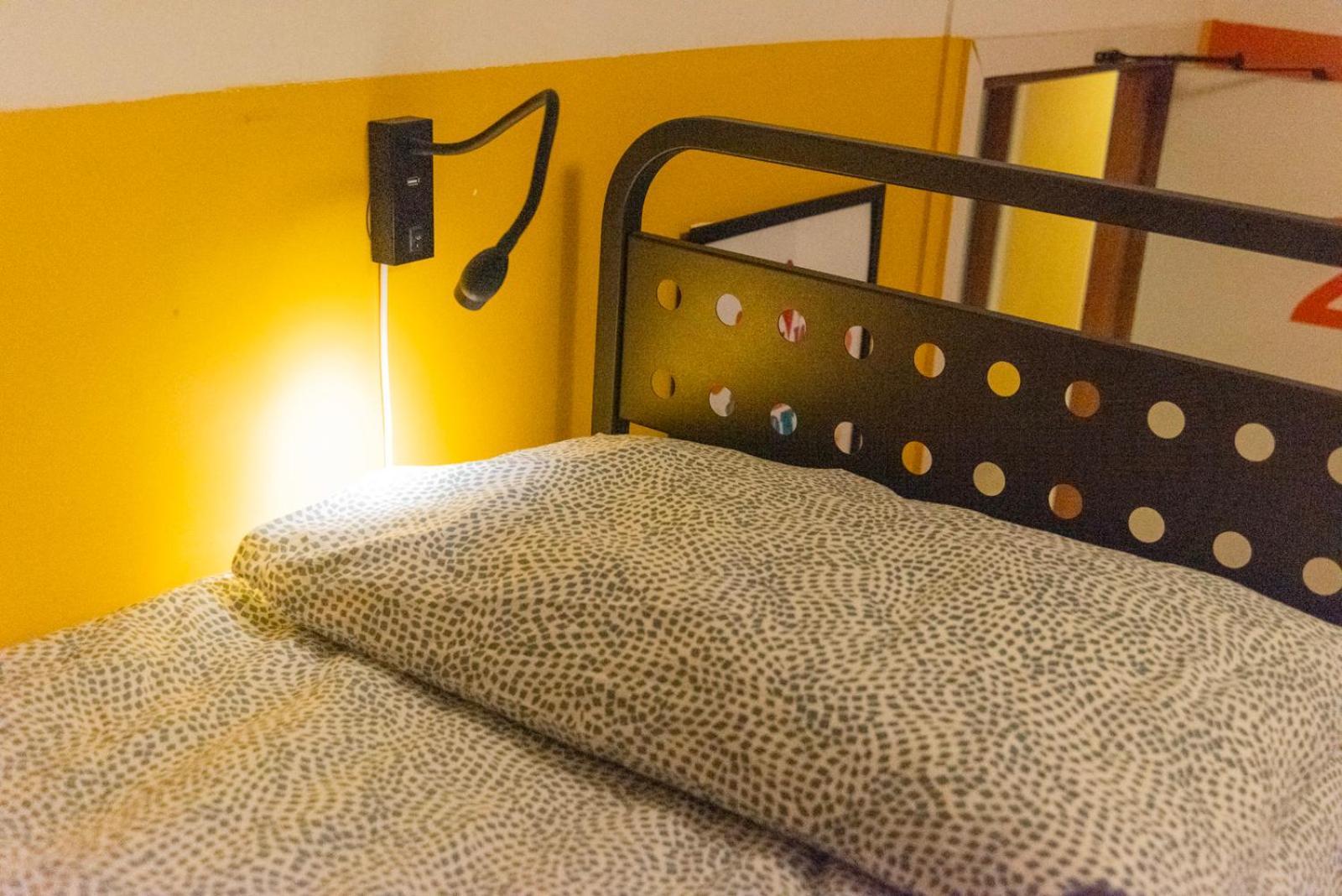 Sunflower Beach Backpacker Hostel & Bar Rimini Bagian luar foto