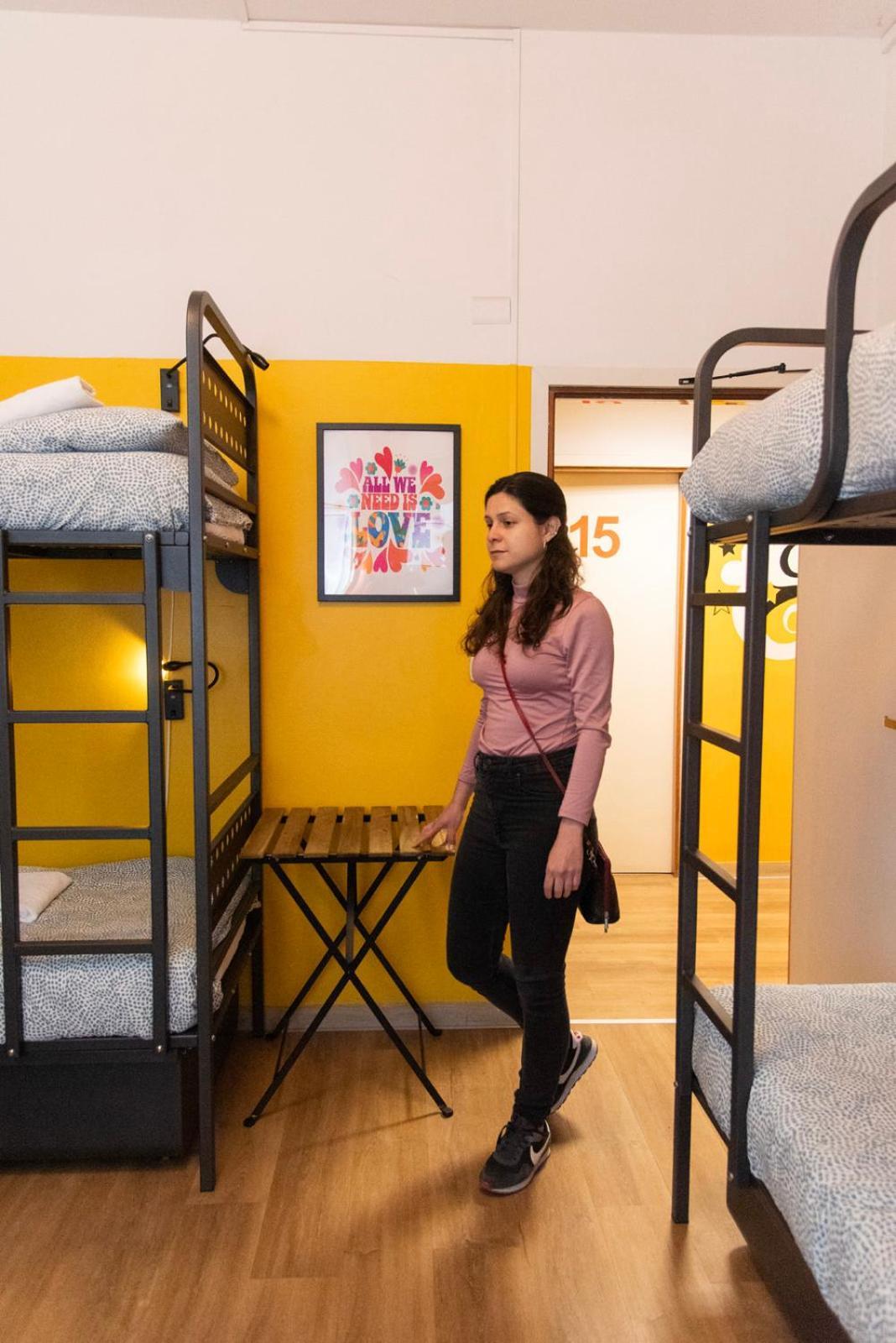 Sunflower Beach Backpacker Hostel & Bar Rimini Bagian luar foto