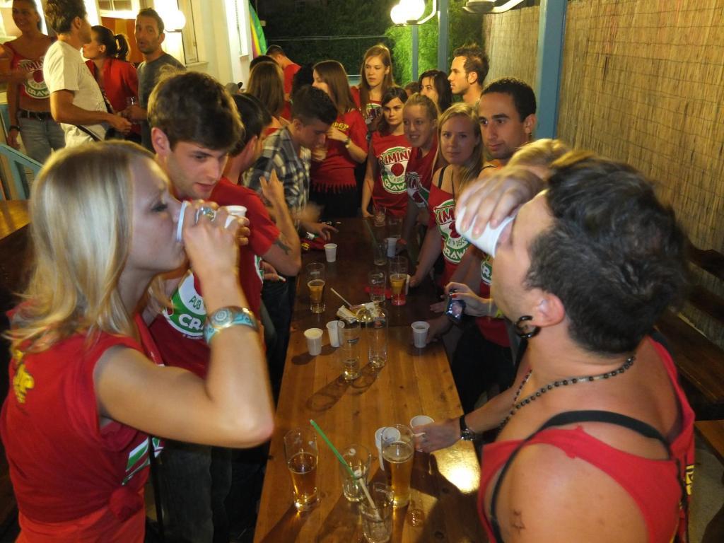 Sunflower Beach Backpacker Hostel & Bar Rimini Bagian luar foto